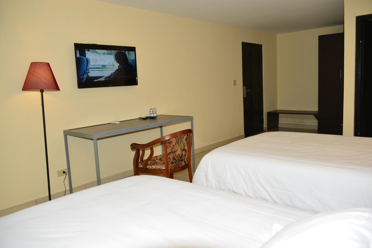 Hotel F Sur Inn Давид Екстер'єр фото